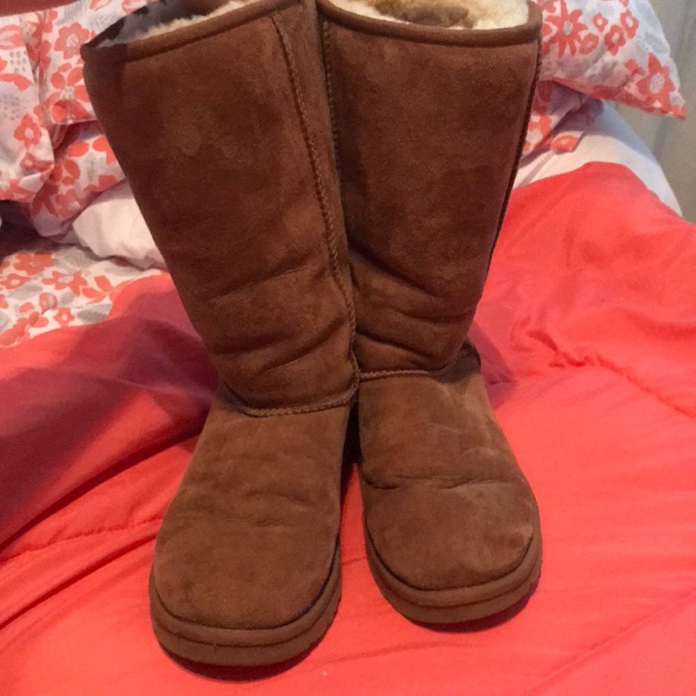 Barely worn UGG boots